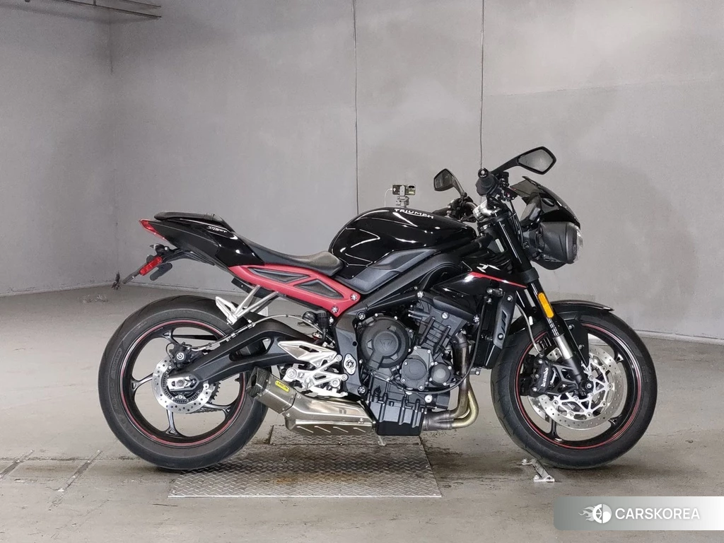 Проданный Triumph STREET TRIPLE R 2019 из Японии, фото 2