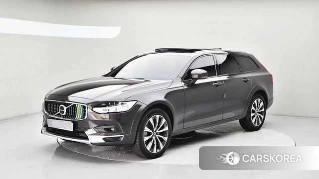 Volvo V90 Cross-Country 2023 Серый из Кореи