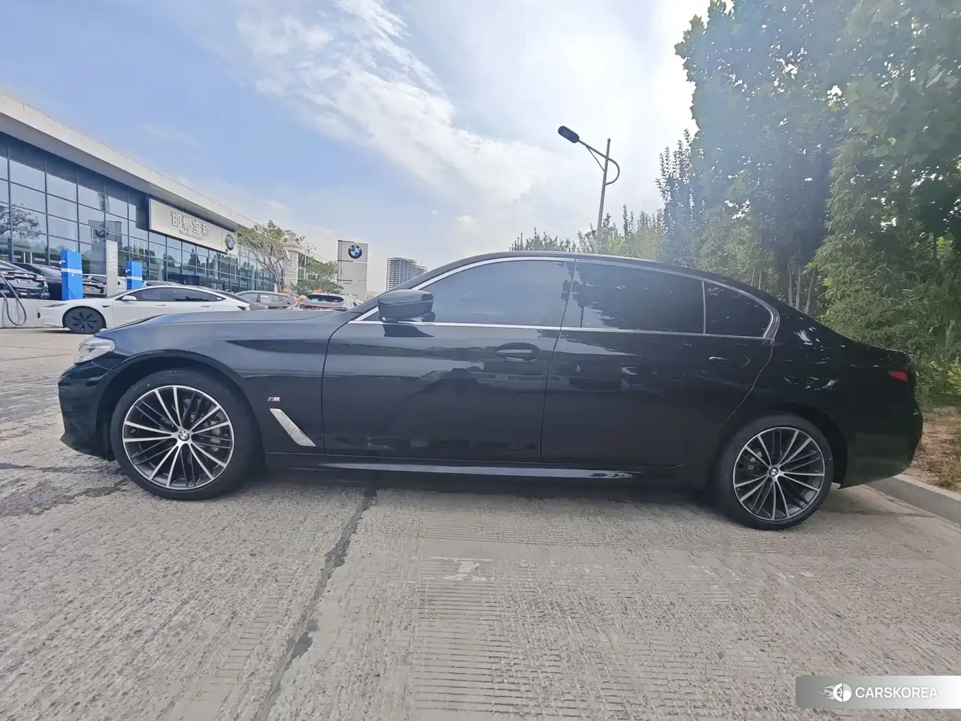 BMW 5 series 2023 Черный из Китая