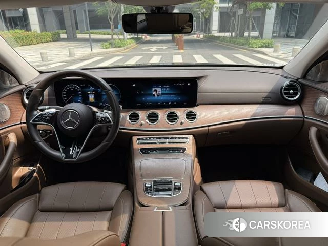 Mercedes-Benz E-class 2022 Черный из Китая