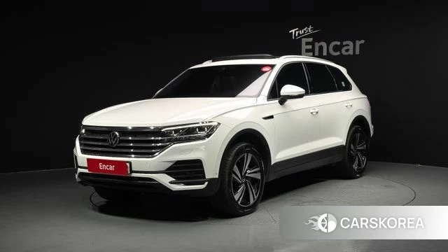 Volkswagen Touareg 3rd generation 2022 Белый из Кореи