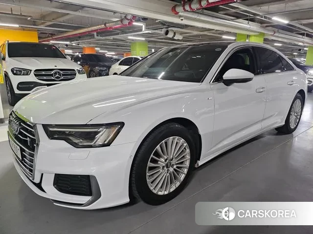 Audi A6 (C8) 2021 Белый из Кореи