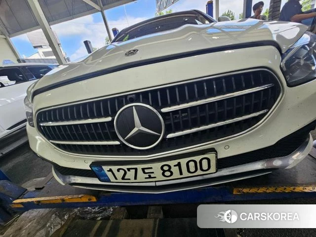 Mercedes-Benz E-Class W213 2021 Белый из Кореи