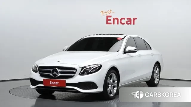 Mercedes-Benz E-Class W213 2018 Белый из Кореи