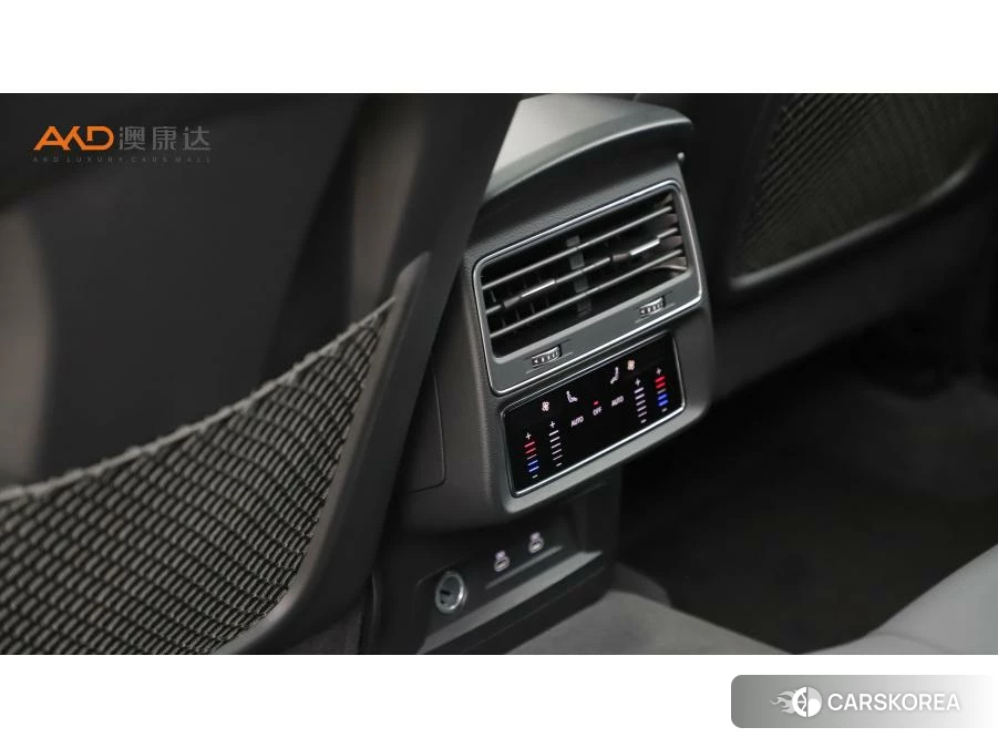 Audi Q8 2021 Черный из Китая