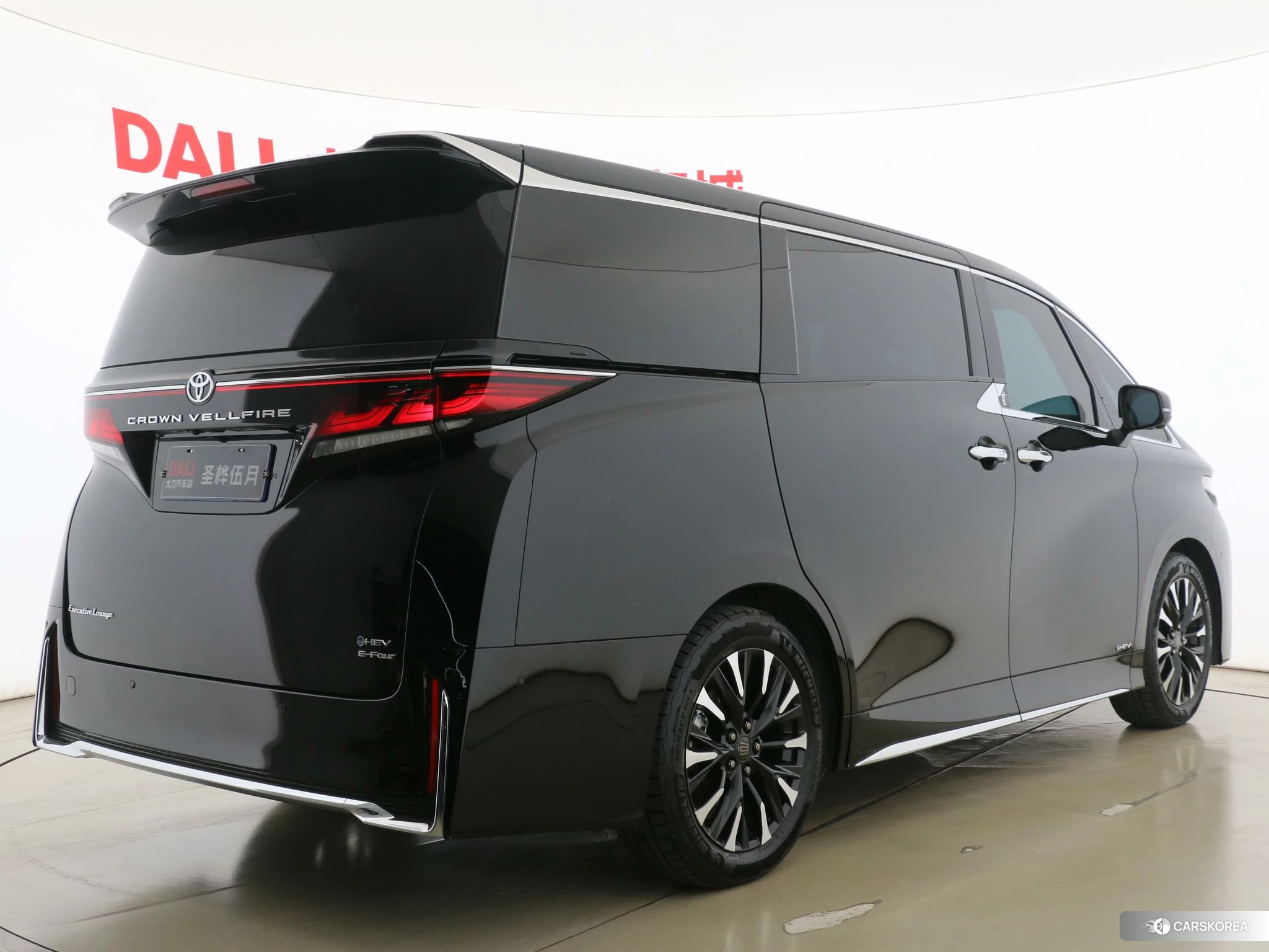 Toyota Vellfire 2023 Черный из Китая