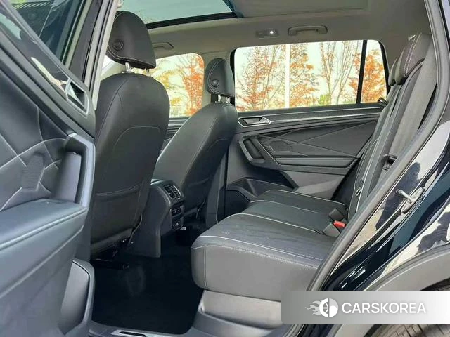 Volkswagen Tiguan L 2022 Черный из Китая