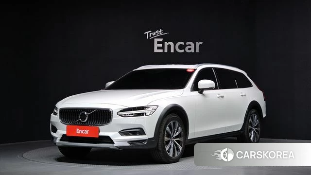 Volvo V90 Cross-Country 2021 Белый из Кореи