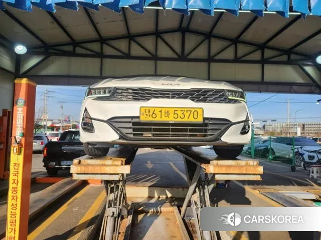 Kia K5 3rd generation 2022 Белый из Кореи