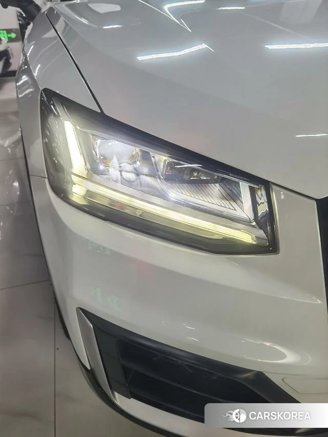 Audi Q2L 2019 Белый из Китая