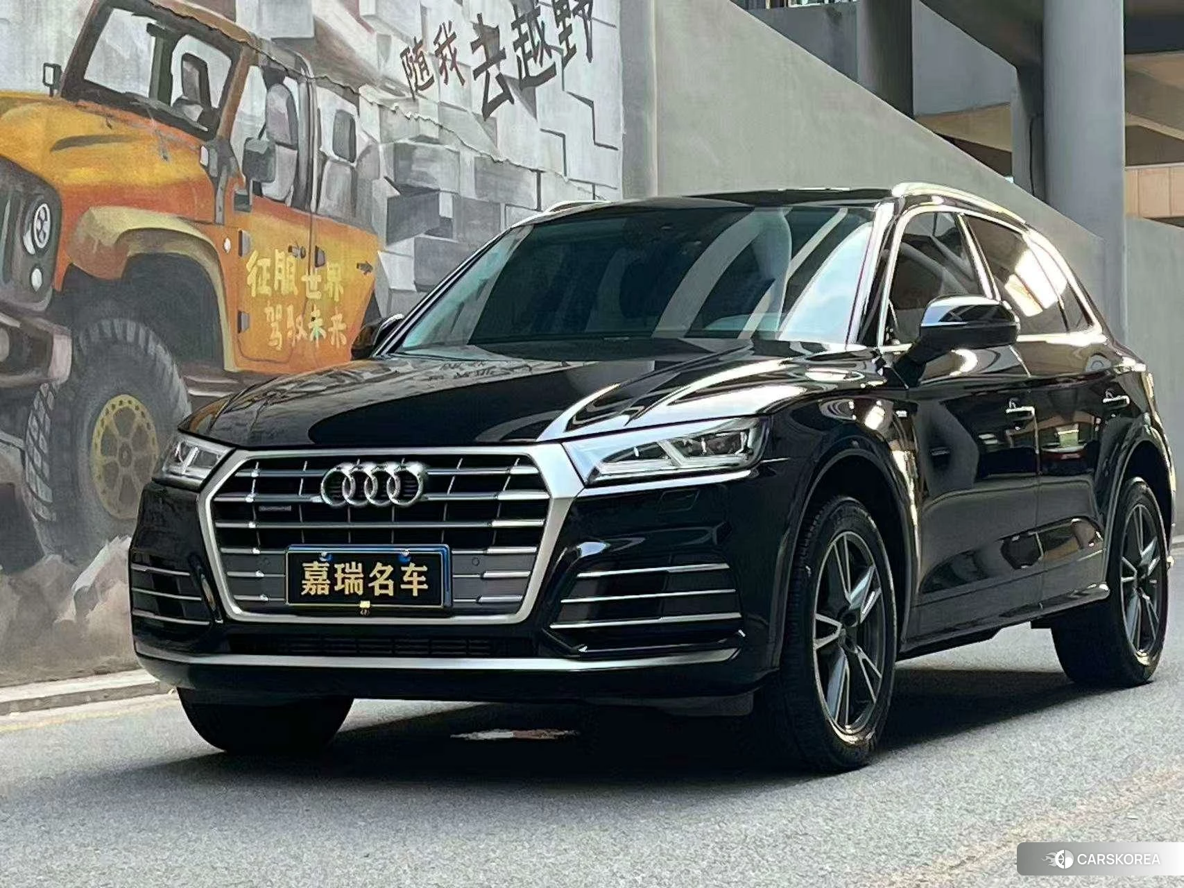 Audi Q5L 2020 Черный из Китая