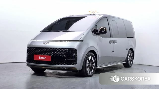 Hyundai Staria 2023 Серебристо-серый из Кореи