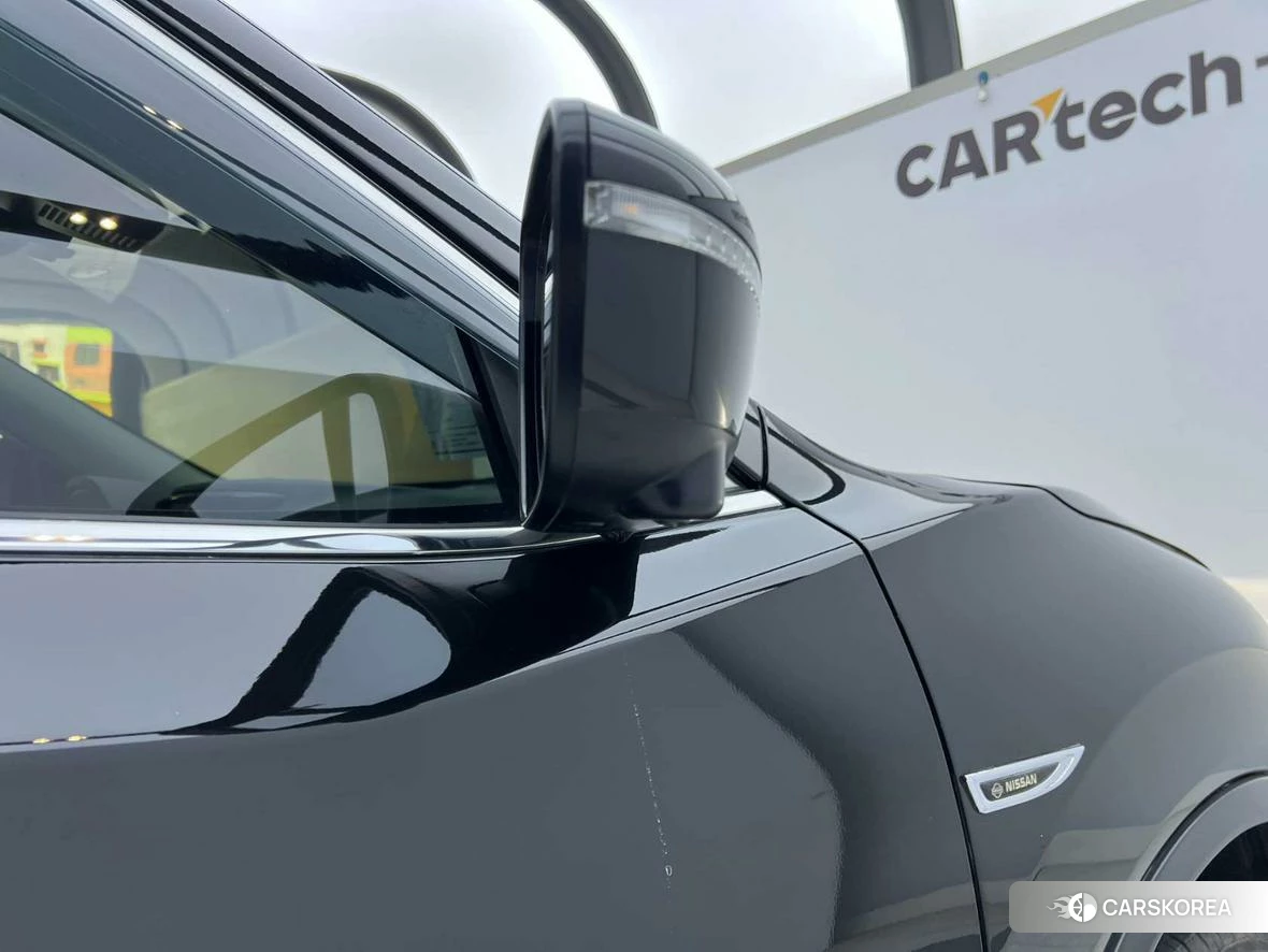 Nissan Qijun 2023 Черный из Китая