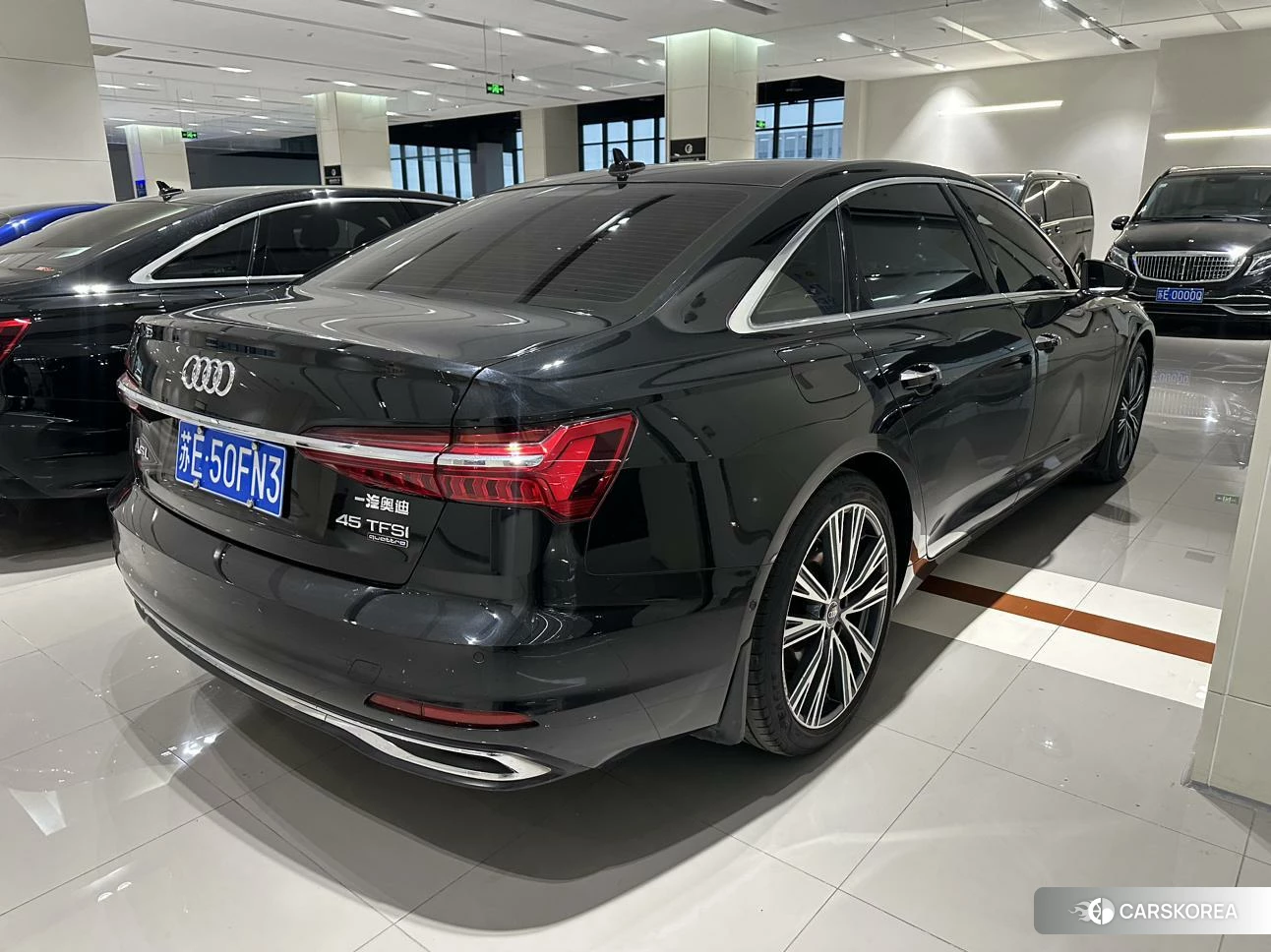 Audi A6L 2023 Черный из Китая