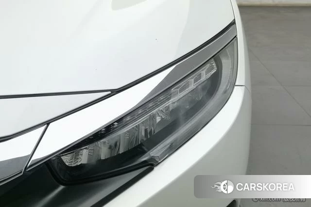 Honda Civic 2018 Белый из Китая
