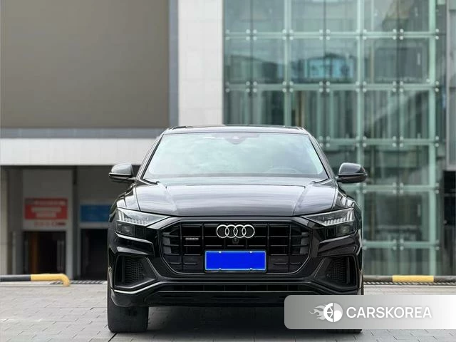 Audi Q8 2022 Черный из Китая
