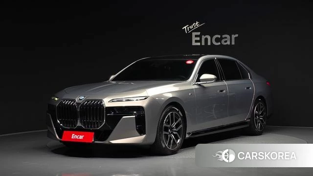 BMW 7 Series (G70) 2023 Песочный из Кореи