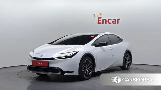 Toyota Prius 5th Generation 2025 Белый из Кореи