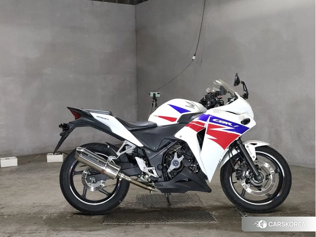 Проданный Honda CBR250R 2013 из Японии