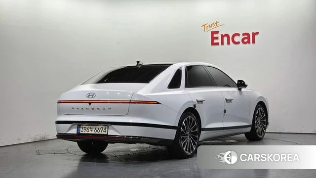 Hyundai Grandeur (GN7) 2023 Белый из Кореи