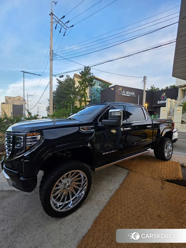 GMC Sierra 2023 Черный из Кореи