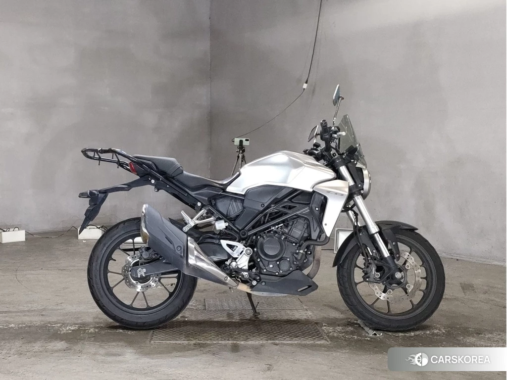 Проданный Honda CB250R 2018 из Японии