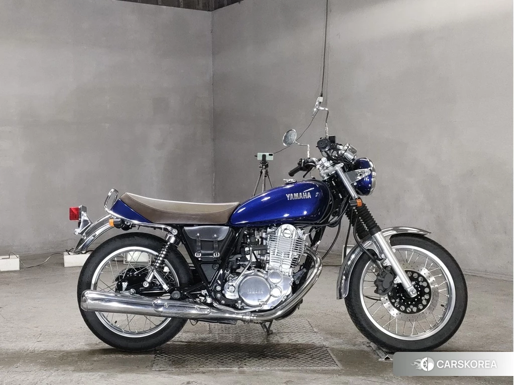 Проданный Yamaha SR 400 2021 из Японии