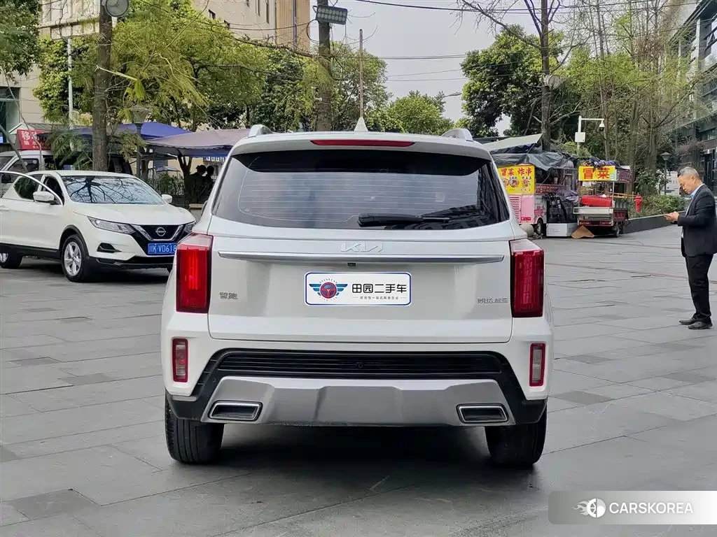 Kia Smart running 2023 Белый из Китая