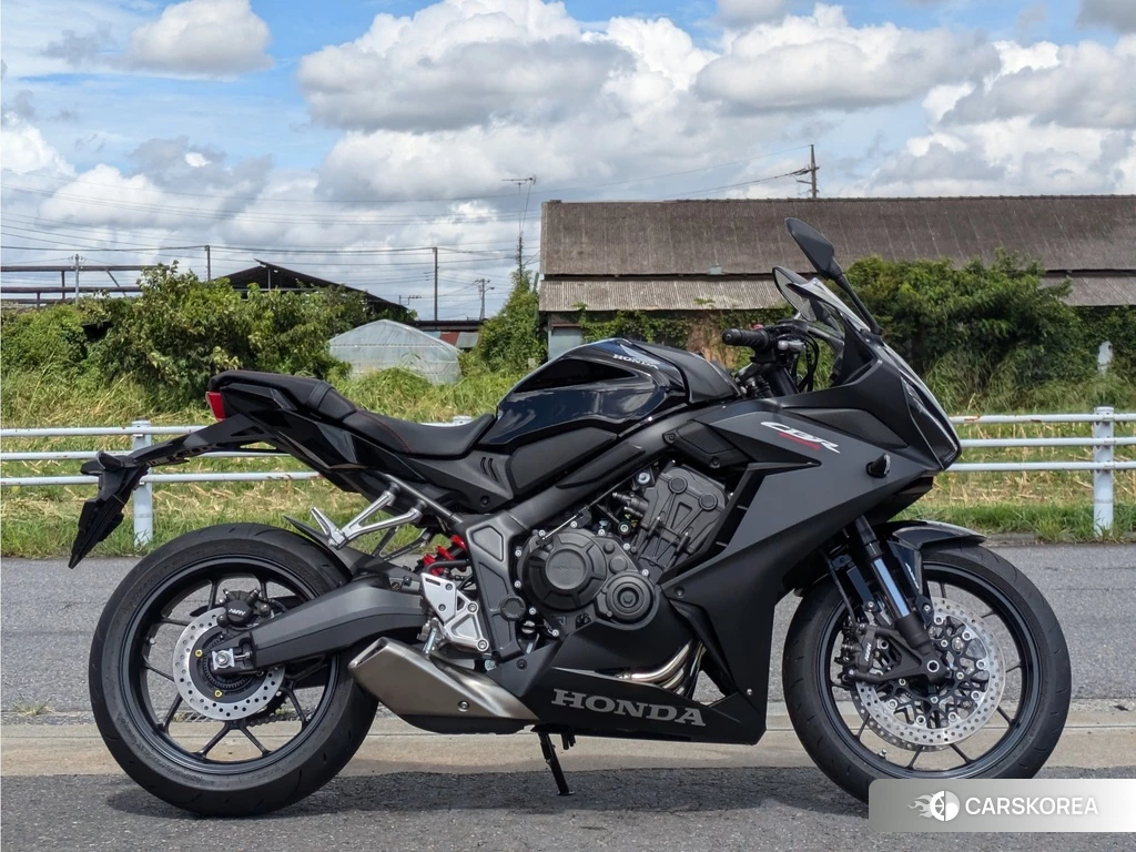 Проданный Honda CBR650R 2024 из Японии