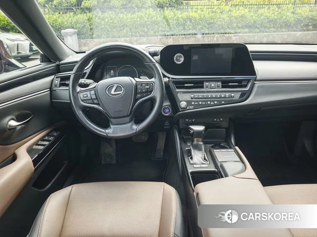 Lexus ES 2022 Серебристо-серый из Китая
