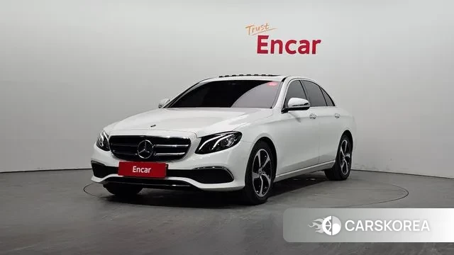 Mercedes-Benz E-Class W213 2019 Белый из Кореи