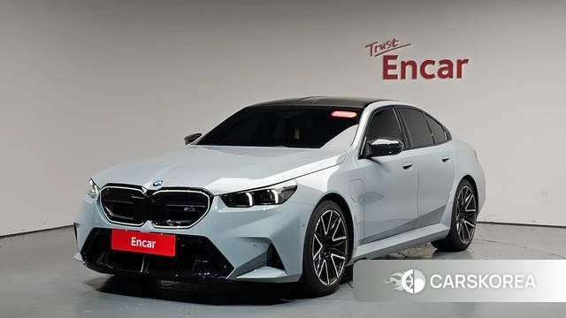 BMW M5 (G90) 2025 Цвет галактики из Кореи