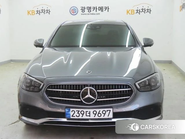 Mercedes-Benz E-Class W213 2021 Серый из Кореи