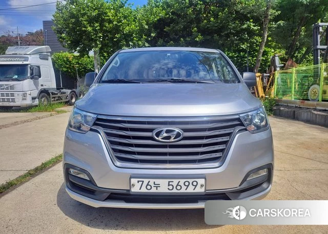 Hyundai The New Grand Starex 2018 Серебристо-серый из Кореи