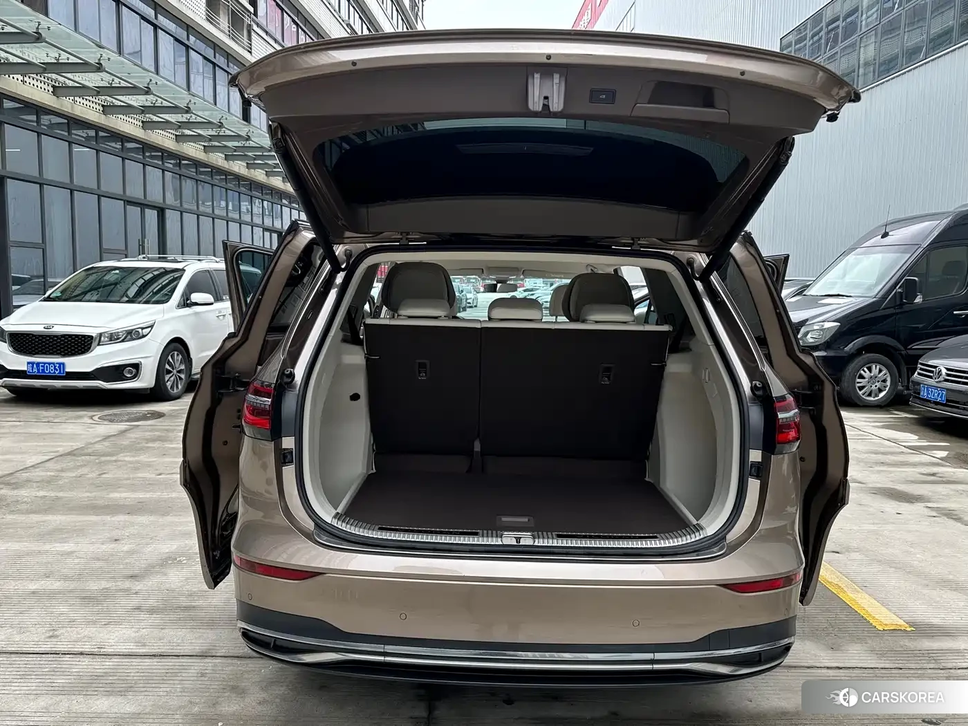 Volkswagen Viloran 2020 Champagne/brown из Китая