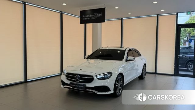 Mercedes-Benz E-Class W213 2022 Белый из Кореи