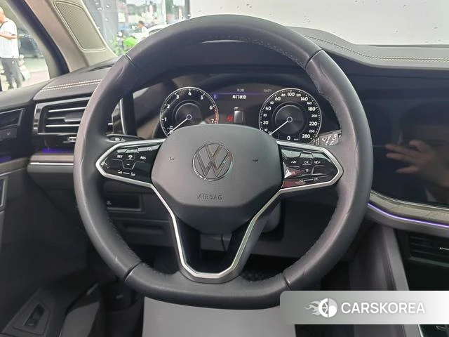 Volkswagen Touareg 2024 Синий из Китая
