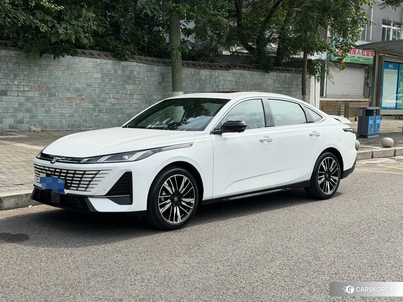 Chang'an Yidong 2025 Белый из Китая
