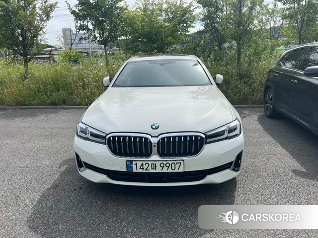BMW 5 Series (G30) 2023 Белый из Кореи