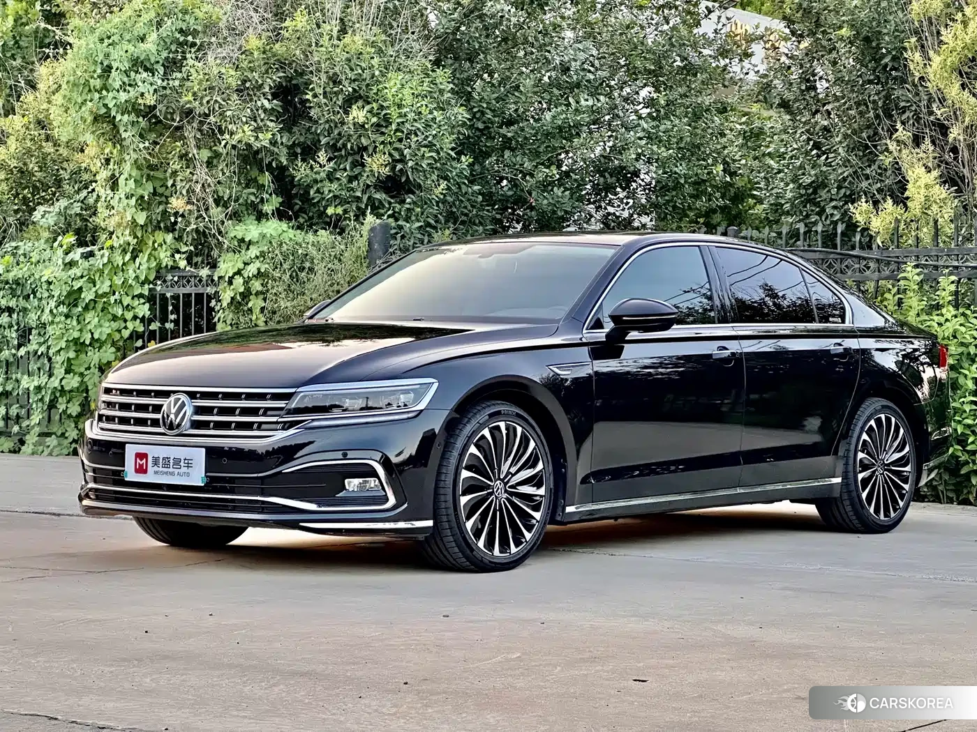 Volkswagen Phideon 2023 Черный из Китая