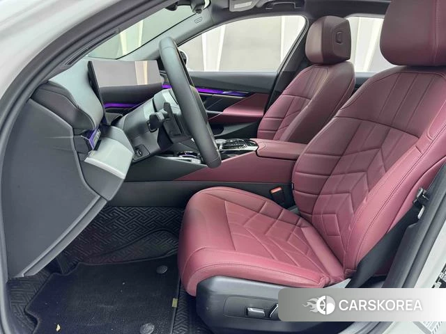 BMW 5 series 2025 Белый из Китая