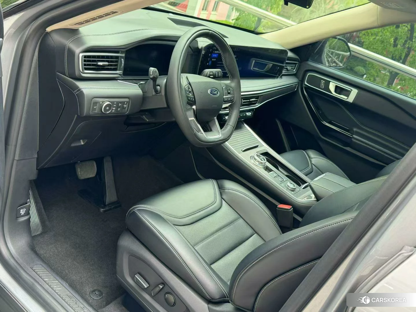 Ford Explorer 2022 Серебристо-серый из Китая