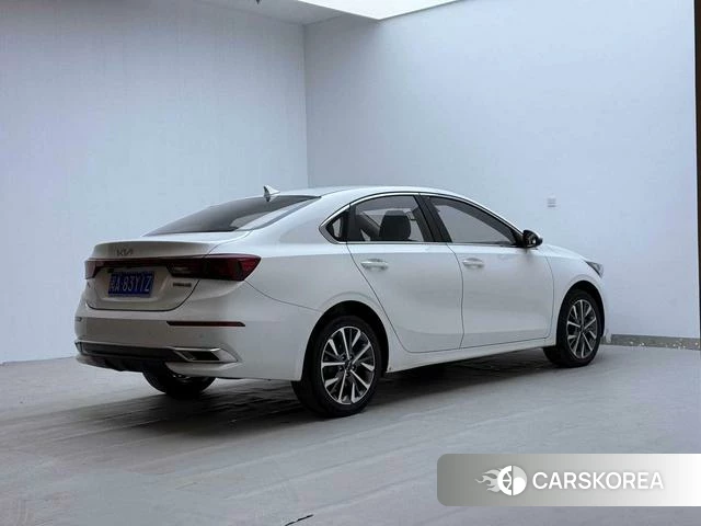 Kia K3 2022 Белый из Китая