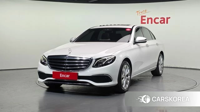 Mercedes-Benz E-Class W213 2019 Белый из Кореи