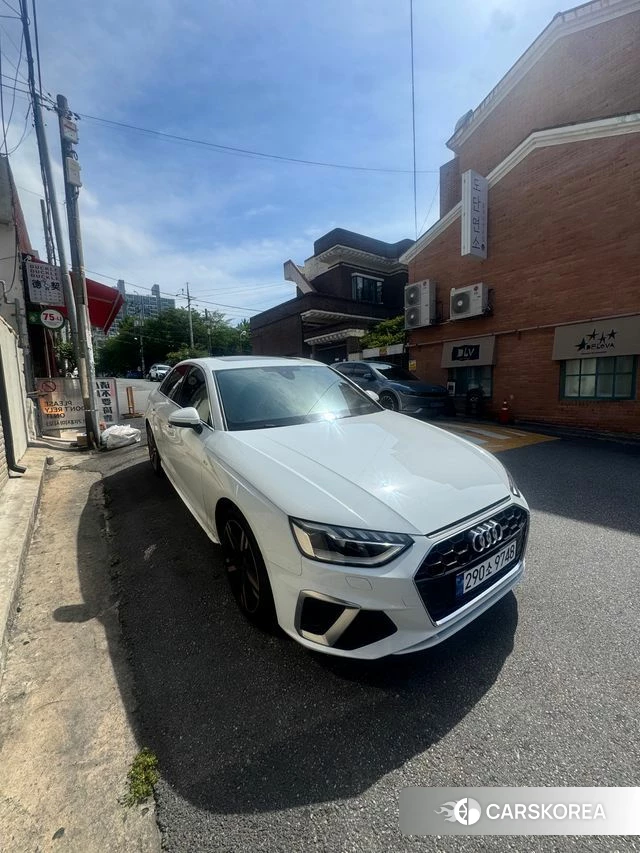 Audi A4 (B9) 2021 Белый из Кореи