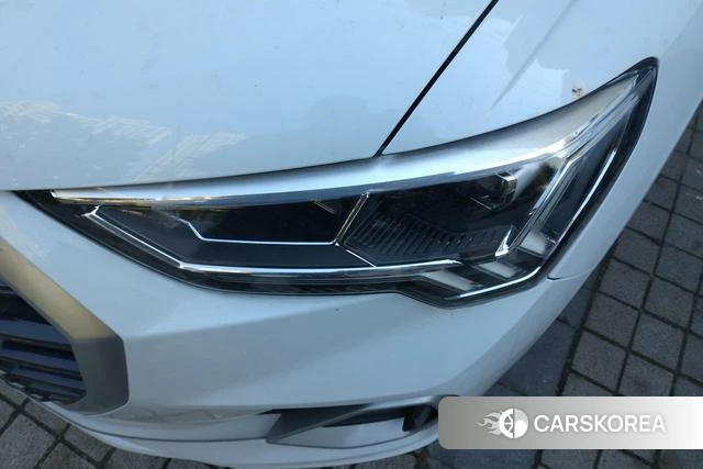 Audi Q3 2021 Белый из Китая