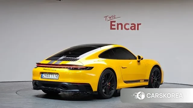 Porsche 911(992) 2023 Желтый из Кореи