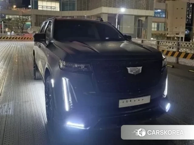 Cadillac Escalade 5th Generation 2021 Черный из Кореи