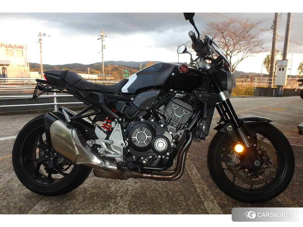 Проданный Honda CB1000R 2018 из Японии