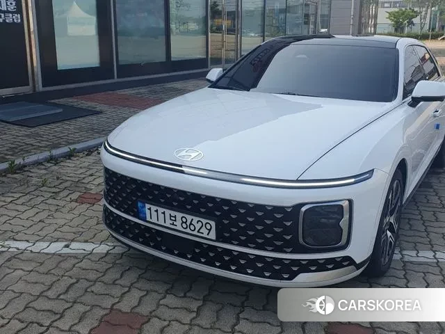 Hyundai Grandeur Hybrid (GN7) 2023 Белый из Кореи